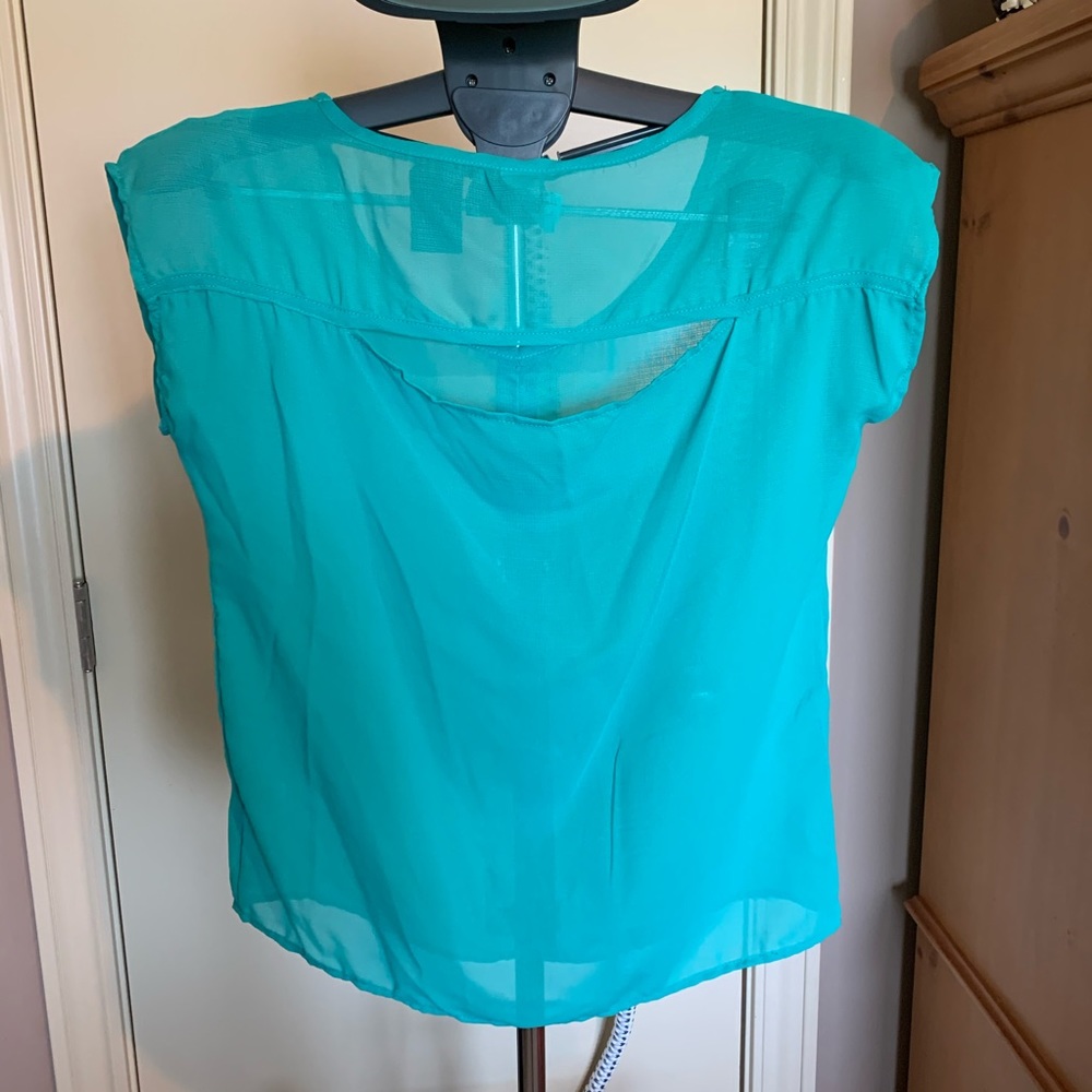 Francesca’s Collection top - Picture 2 of 4